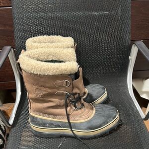 Vintage Sorel Caribou Brown and Black Boots